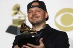 Residente frontea con sus Premios Grammy al abrir cuenta de Tik Tok
