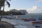 Crucero encallado en Puerto Plata tiene 3,223 pasajeros y 1,618 tripulantes Crucero encallado en Puerto Plata tiene 3,223 pasajeros y 1,618 tripulantes