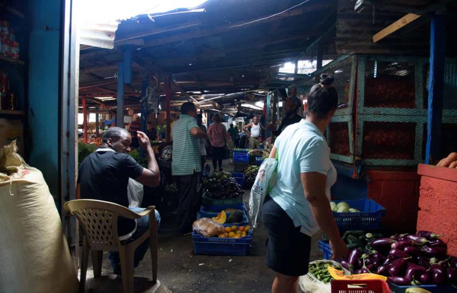 Afirman mercado de Los Mina mejora su higiene