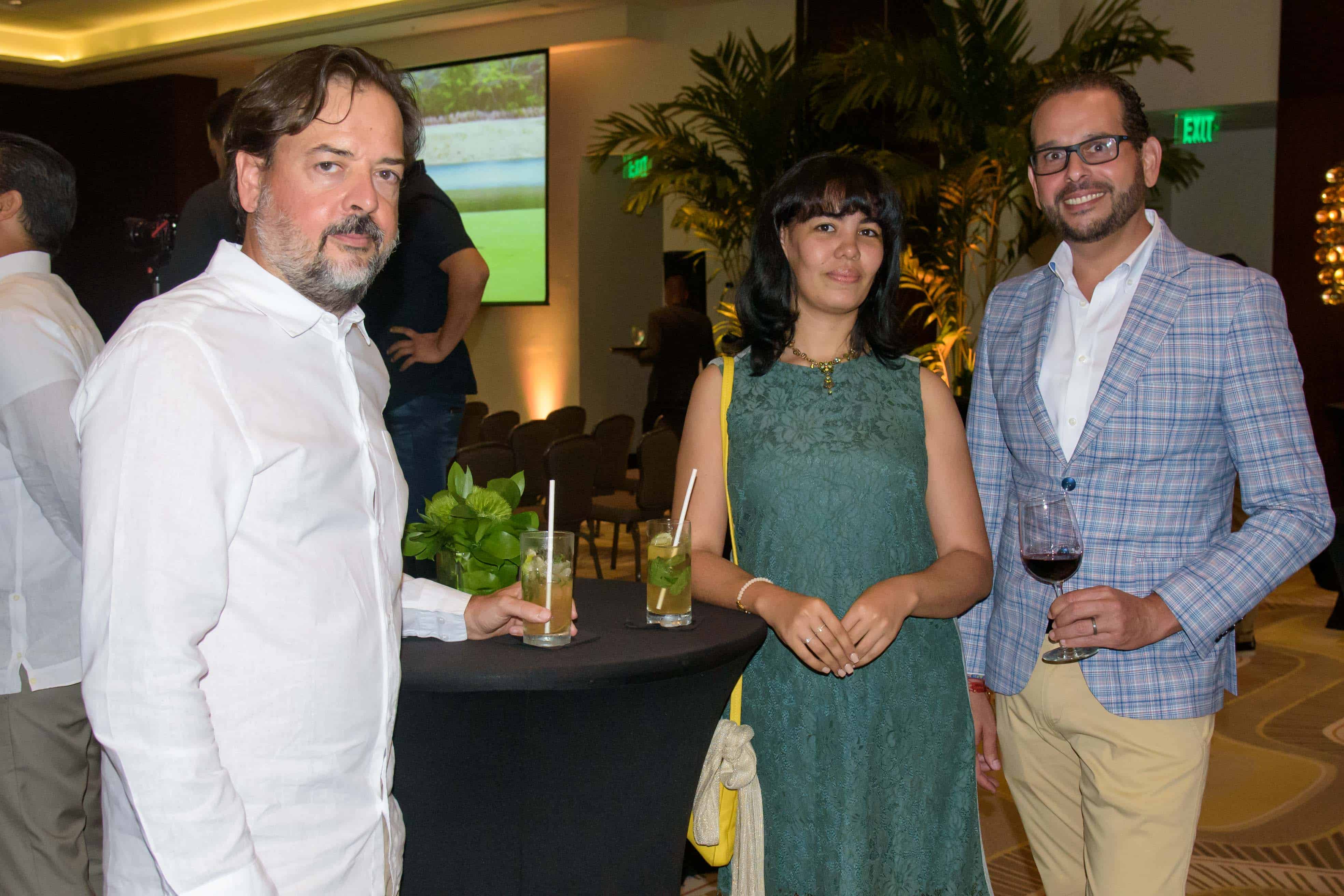 Manuel Rodríguez, Alejandra Sánchez y José Miguel Tavares.