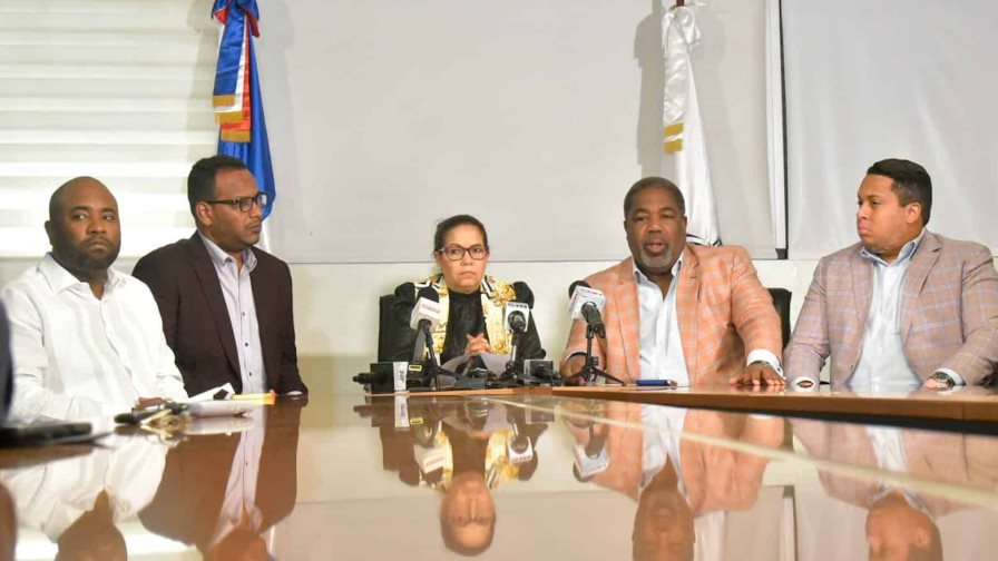 Gobierno integrará grandes supermercados en Santo Domingo y San Cristóbal a abastecimiento social