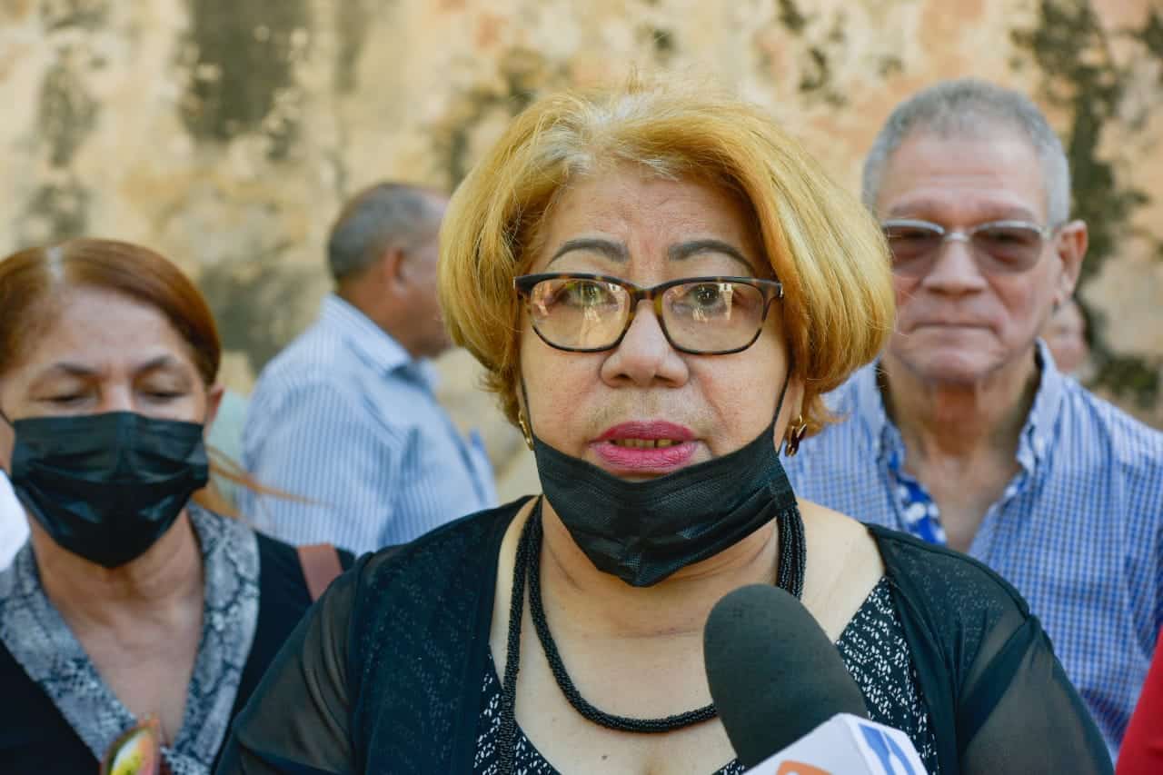 Ana Vitilia Cabrera y Altagracia Paulino piden congelar precios productos básicos