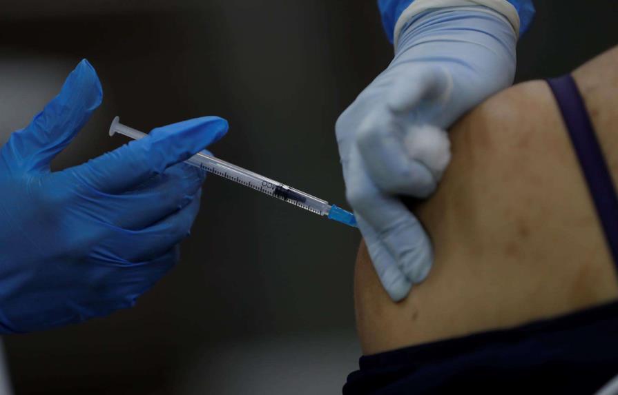 Ministro de Salud dice países tienen desinterés en vacunas para donar