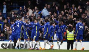 Due&ntilde;os de Cachorros pretenden comprar al Chelsea