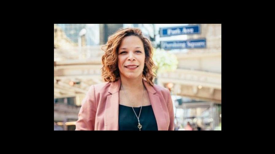 Dominicana aboga por inclusión de mujeres en la carrera tecnológica en EEUU