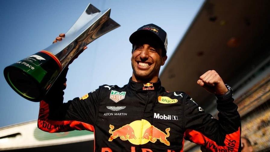 El piloto australiano Daniel Ricciardo supera el COVID-19; correra en Baréin