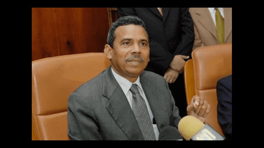 Danilo juramenta a Radhamés Segura presidente del PLD en el Distrito Nacional