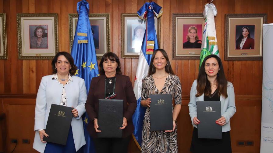 Entidades acuerdan fortalecer prevención de uniones tempranas y embarazos en adolescentes en RD