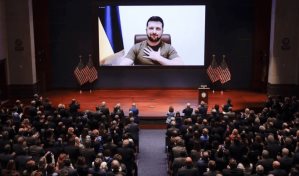 Zelenski clama ante EEUU por zona de exclusión aérea y Biden le envía drones