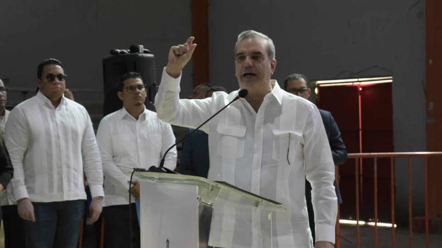 Abinader inicia entrega de 300 mil tarjetas Supérate y asegura irán tras estafadores Abinader inicia entrega de 300 mil tarjetas Supérate y asegura irán tras estafadores