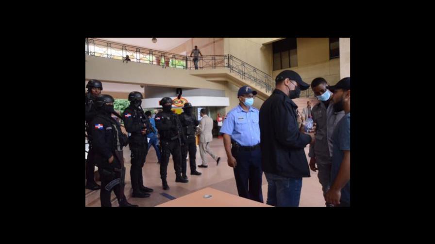 Restringen acceso al Palacio de Justicia de Santiago por Caso Discovery evitando desórdenes