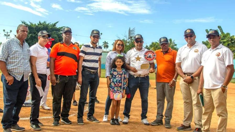 Montilla lidera Derby de Jonrones en softbol Santo Domingo Este