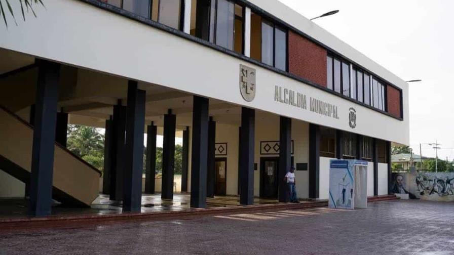 Lío entre alcalde y regidores de El Seibo por supuestas irregularidades