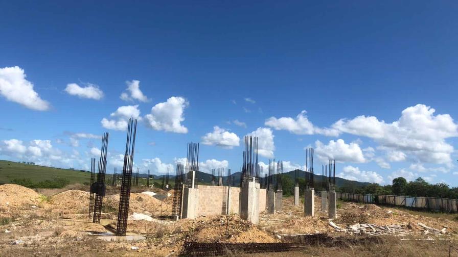 Falta de fondos paraliza la construcción de la Plaza de Toros en El Seibo