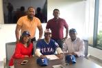 Rangers de Texas firman a Wady Mendez, de la academia de Edwin Encarnación Rangers de Texas firman a Wady Mendez, de la academia de Edwin Encarnación
