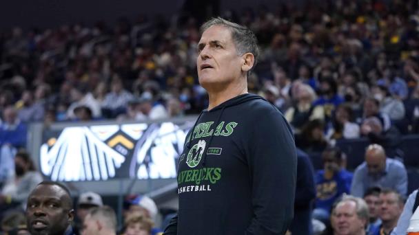 Gerente despedido de Mavericks demanda al club