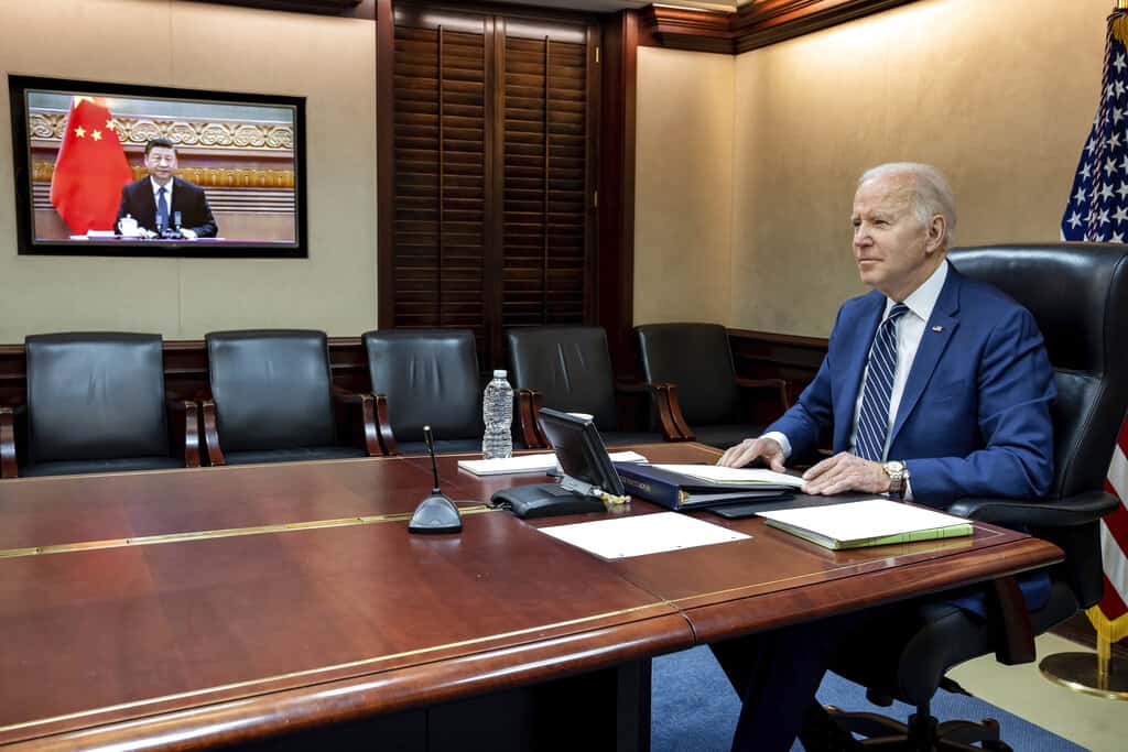 Biden presiona a Xi sobre apoyo de China a Rusia