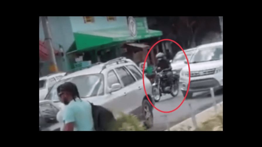 Apresan presunto delincuente captado en vídeo mientras asaltaba a ciudadano en la Churchill