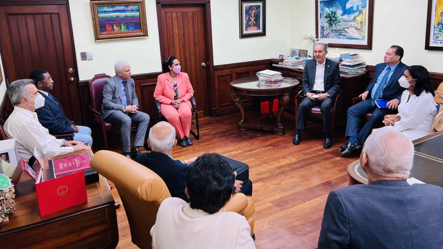 Universidad de Cuba reconoce a Franklin García Fermín como Profesor Invitado