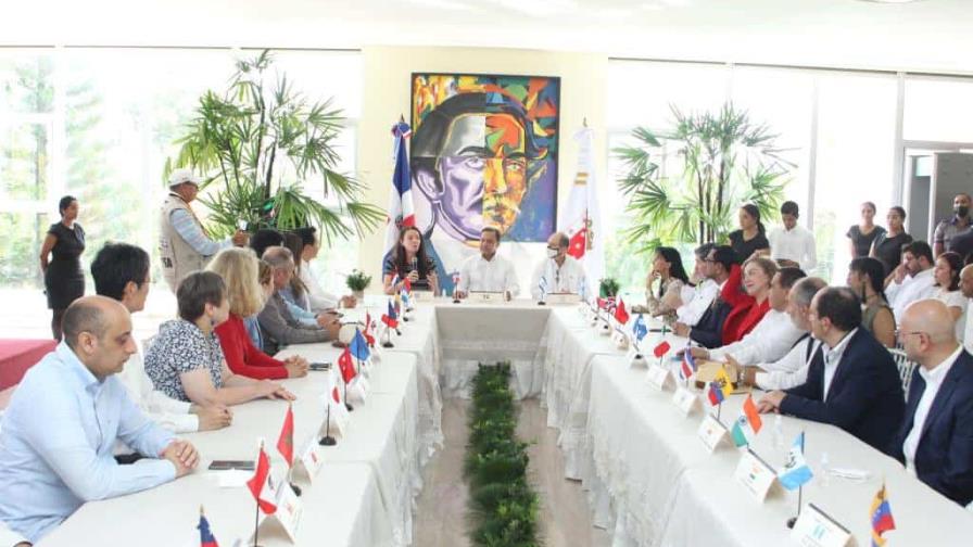 Más de 20 embajadores acreditados en el país visitan Santiago Más de 20 embajadores acreditados en el país visitan Santiago