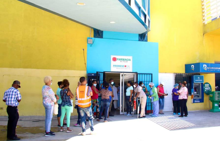 Reactivan servicios de dos Farmacias del Pueblo en Santo Domingo Este