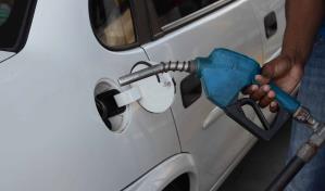 El gobierno vuelve a congelar el precio de los combustibles