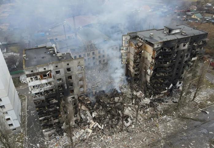 Nuevos ataques sobre Kiev causan un muerto y dañan escuelas, según alcalde