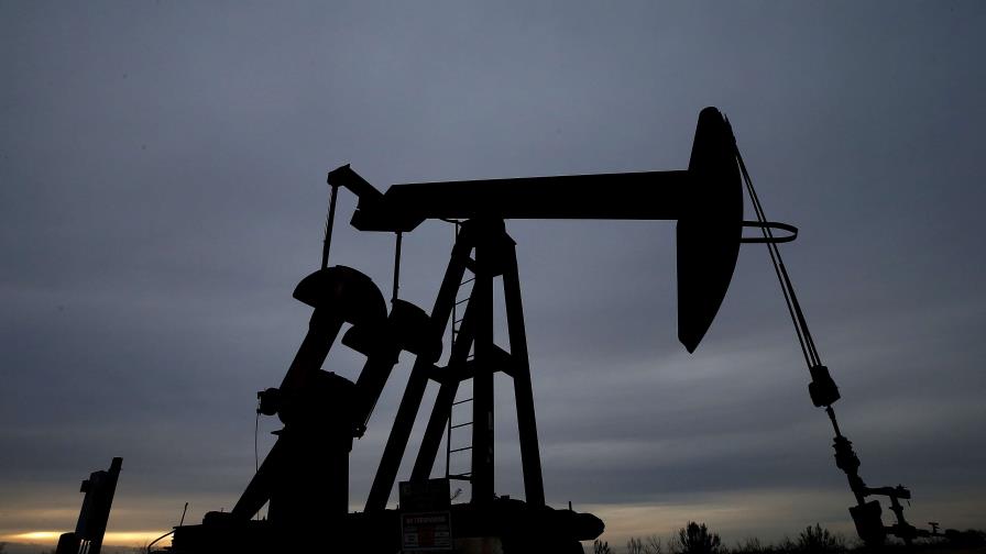 El petróleo de Texas abre con subida de 0.20 %, hasta 103 dólares por barril