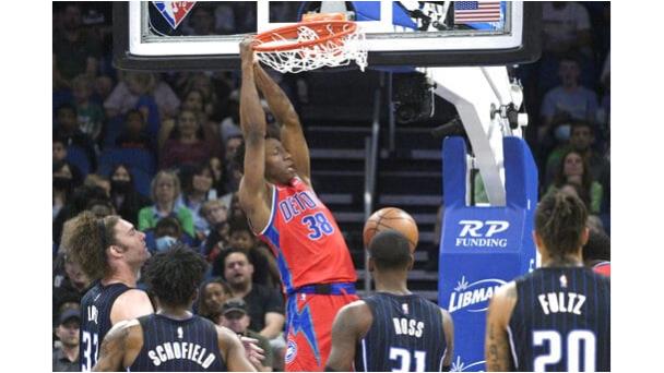Pistons vencen 134-120 a Magic; Bey consigue 51 puntos