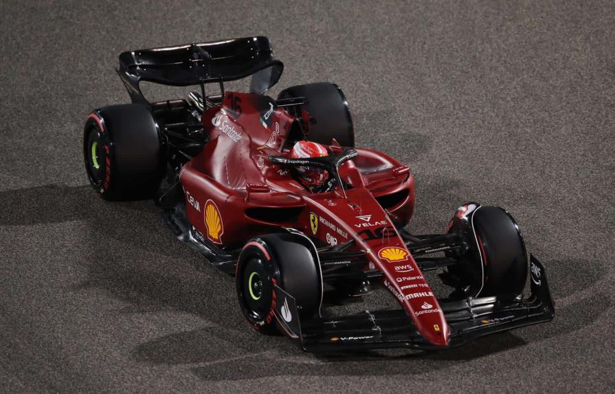 Ferrari se postula con la pole de Leclerc y el tercero de Sainz