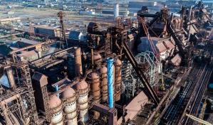 Los rusos destruyen casi por completo planta metalúrgica en Mariupol