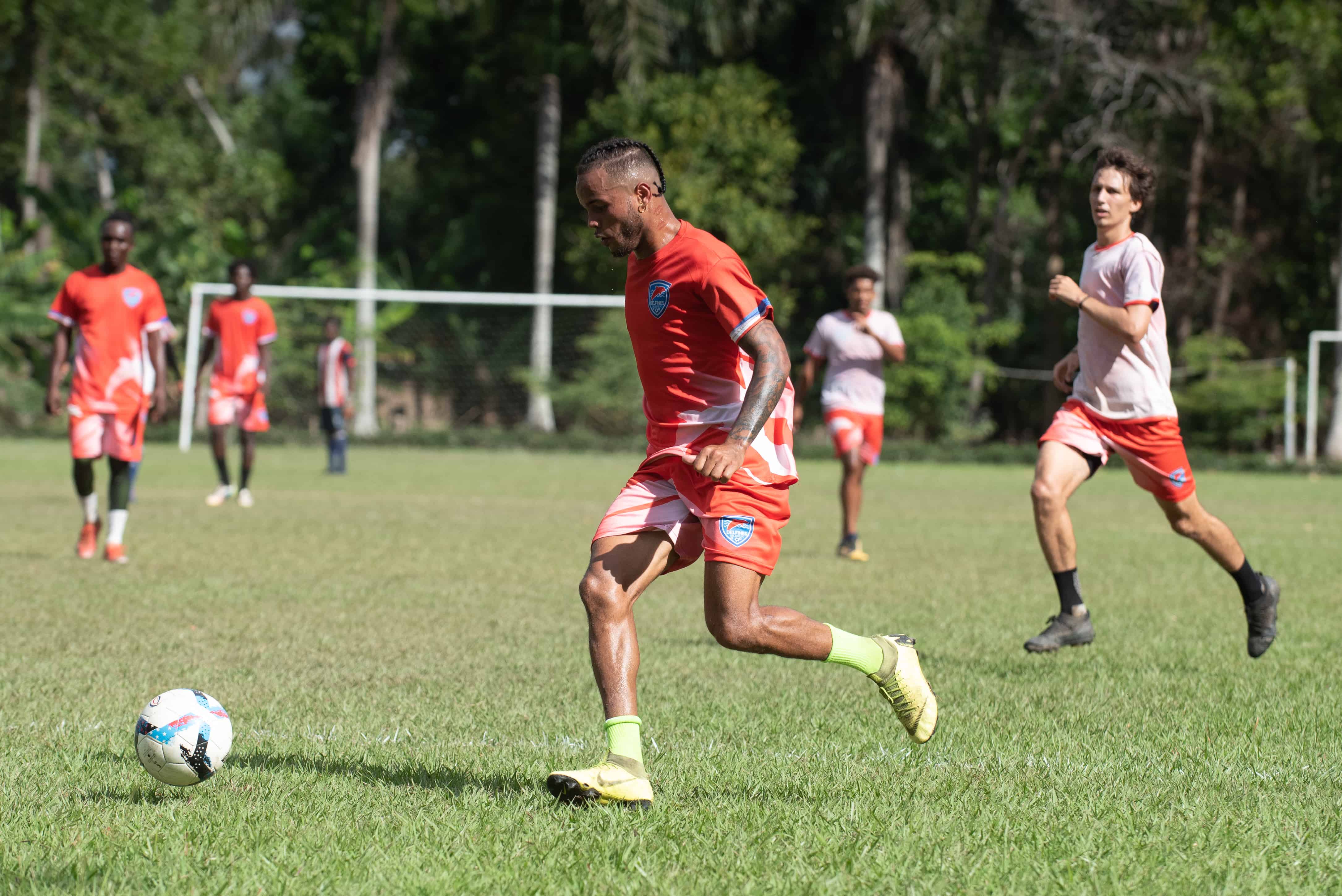 - Los Delfines del Este juegan contra Atlético Vega Real, en la segunda jornada de la Liga Dominicana de Fútbol, en un partido a las 4:00 de la tarde, el domingo 20 de marzo en Bayaguana.