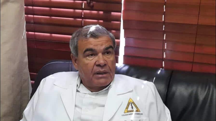 Presidente del CMD atribuye a mala estrategia de comunicación pérdida de lotes de vacunas Presidente del CMD atribuye a mala estrategia de comunicación pérdida de lotes de vacunas