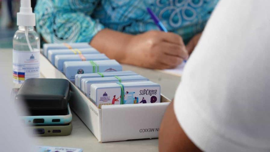 Apresan cuatro personas con 103 tarjetas de Supérate en Barahona