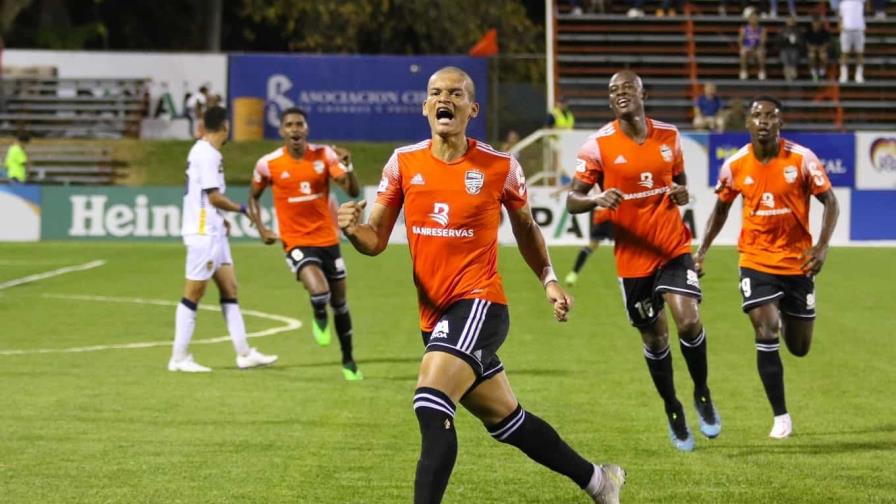 Cibao FC gana Clásico a Pantoja con gol de novato Montes de Oca