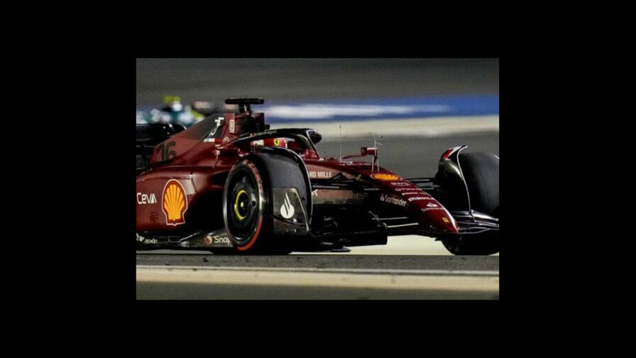 Ferrari abre el curso con triunfo de Leclerc en Baréin y Sainz Jr segundo