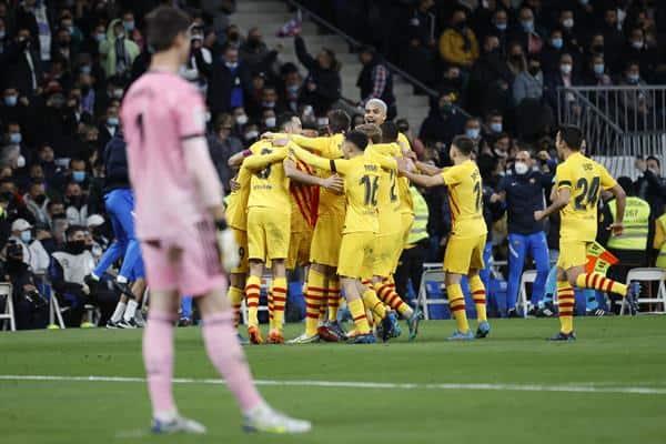 Xavi se doctora en el Bernabéu con un triunfo histórico