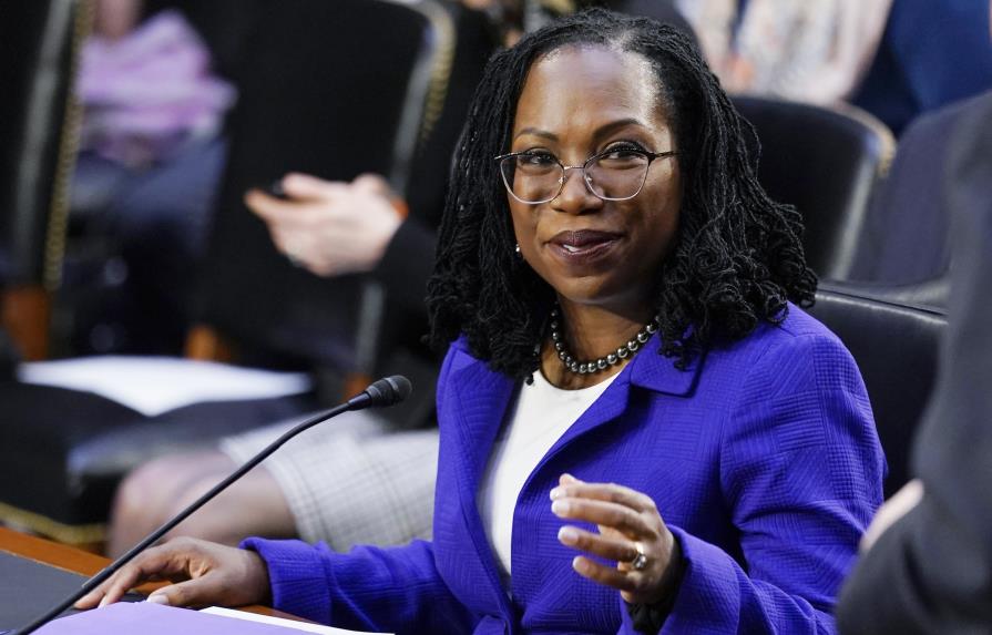 Senado de EEUU debate nominación de la primera mujer negra a la Corte Suprema