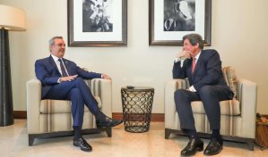 Subsecretario de Estado de EEUU destaca manejo de Abinader frente al Covid