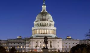 Quitarán ayuda COVID a personas sin seguro en EEUU