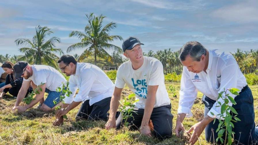 Banda Coldplay va a San Cristóbal a reforestar