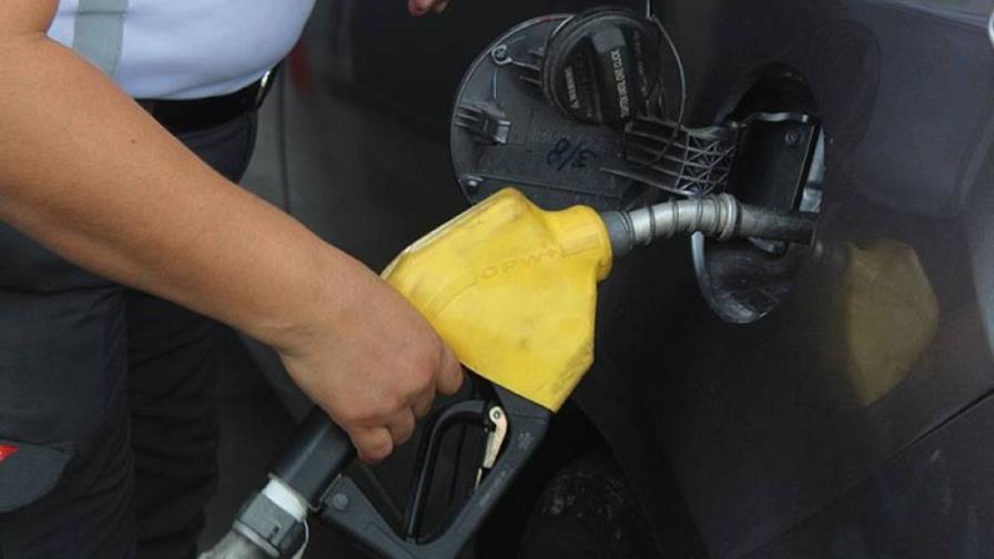 El Salvador suspende por 15 días el impuesto IVA a los combustibles El Salvador suspende por 15 días el impuesto IVA a los combustibles