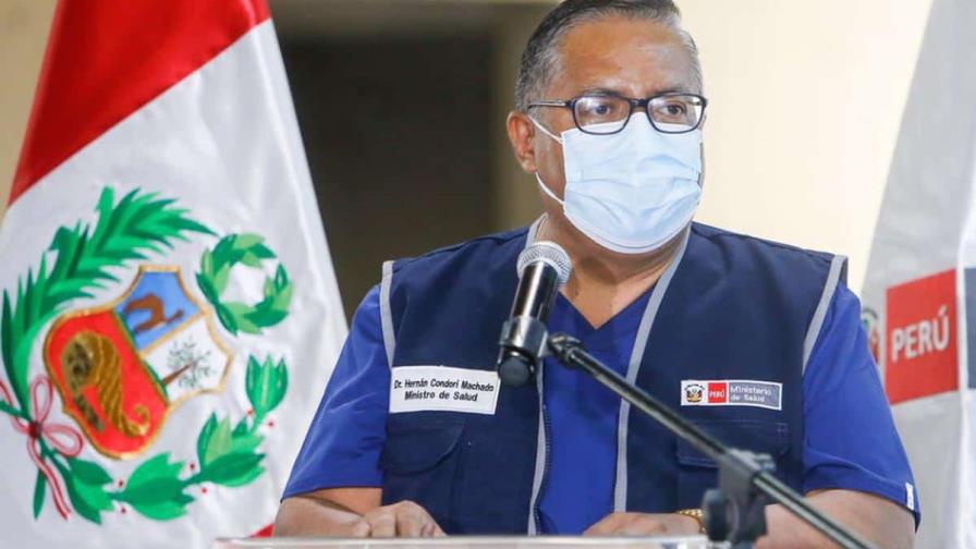 El ministro de salud peruano reconoce un descenso en el ritmo de vacunación
