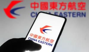 Tras 11 años sin accidentes aéreos, aerolínea china ordenó dejar en tierra los Boeing 737-800