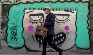 Espa&ntilde;a inicia nueva era sin aislamiento para COVID-19 leve