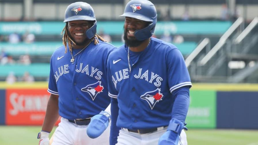 Teoscar evita arbitraje y ganará US$10,6 millones; Guerrero Jr., cobrará US$7,9 MM