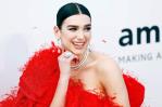 Dua Lipa dejó caer el micrófono pero siguió como una reina Dua Lipa dejó caer el micrófono pero siguió como una reina