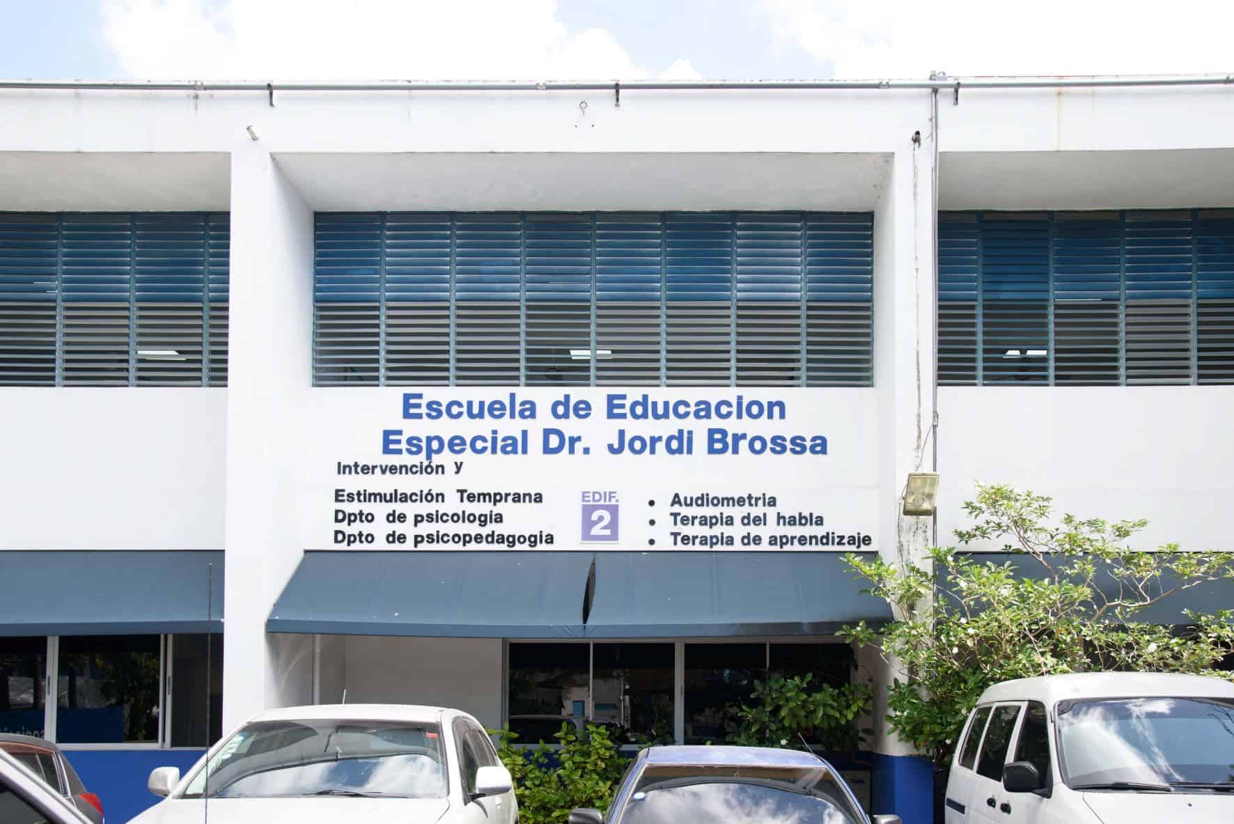 Fachada de la Asociacion Dominicana de Rehabilitación
