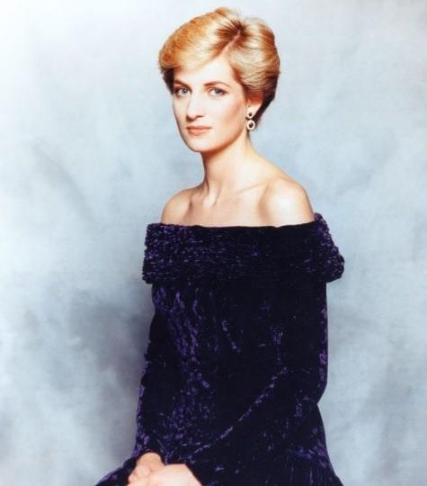 Subastan foto de la princesa Diana en la que se veía fea