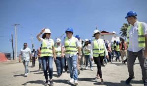 Director de Autoridad Portuaria y representante BID supervisan ampliaci&oacute;n del puerto de Manzanillo